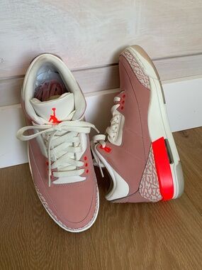 Air Jordan 3 Retro rust pink women’s sneakers size 10 nearly new